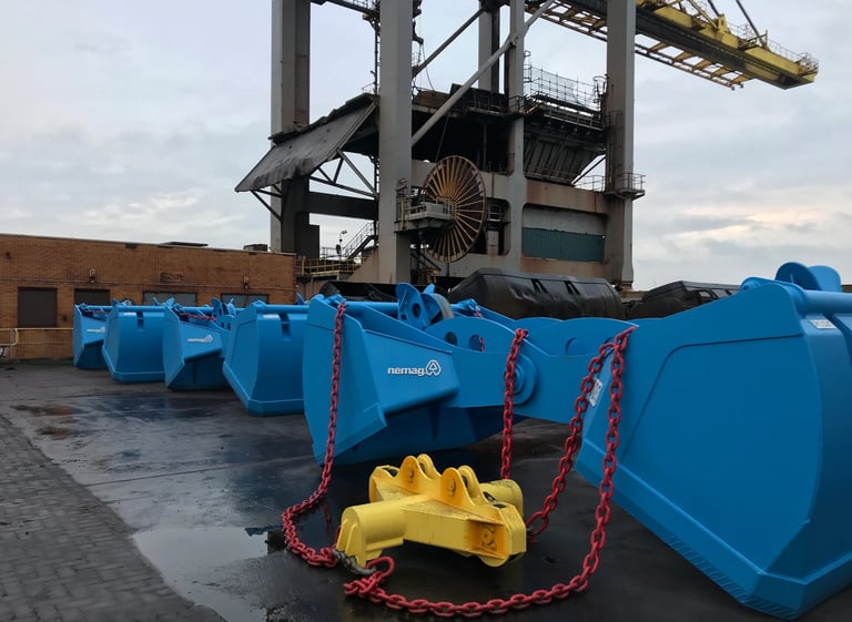 Loading and unloading equipment for nemax drybulk grab