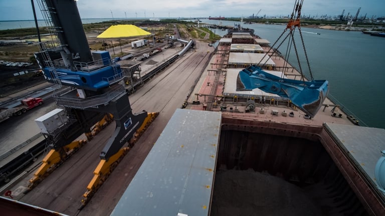 Ship unloading with scissors grab