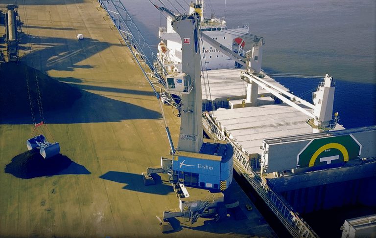 unloading ship with nemax