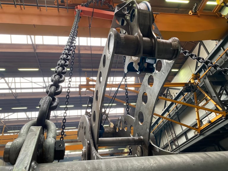 mechanical welding construction to manufacture grab in crane lift