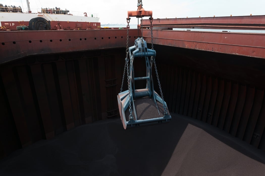 In a ship unloading operation