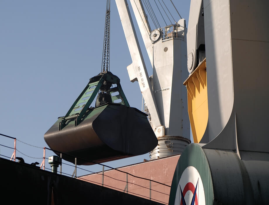 Grab ship unloader crane