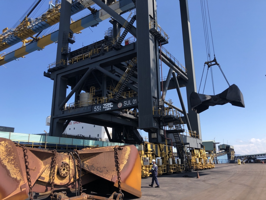 Nemag grab in harbor